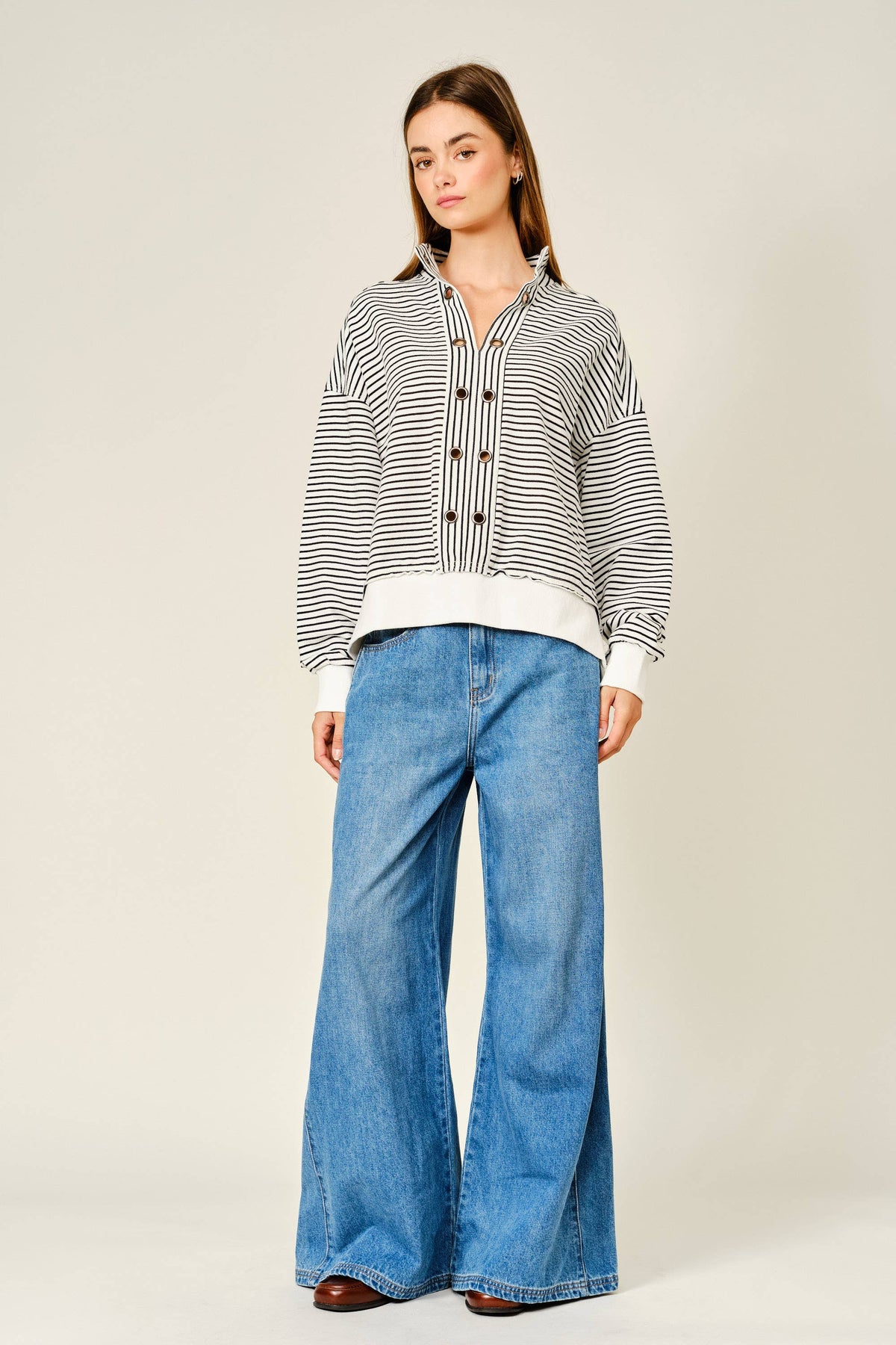 Eyelet Details Pullover