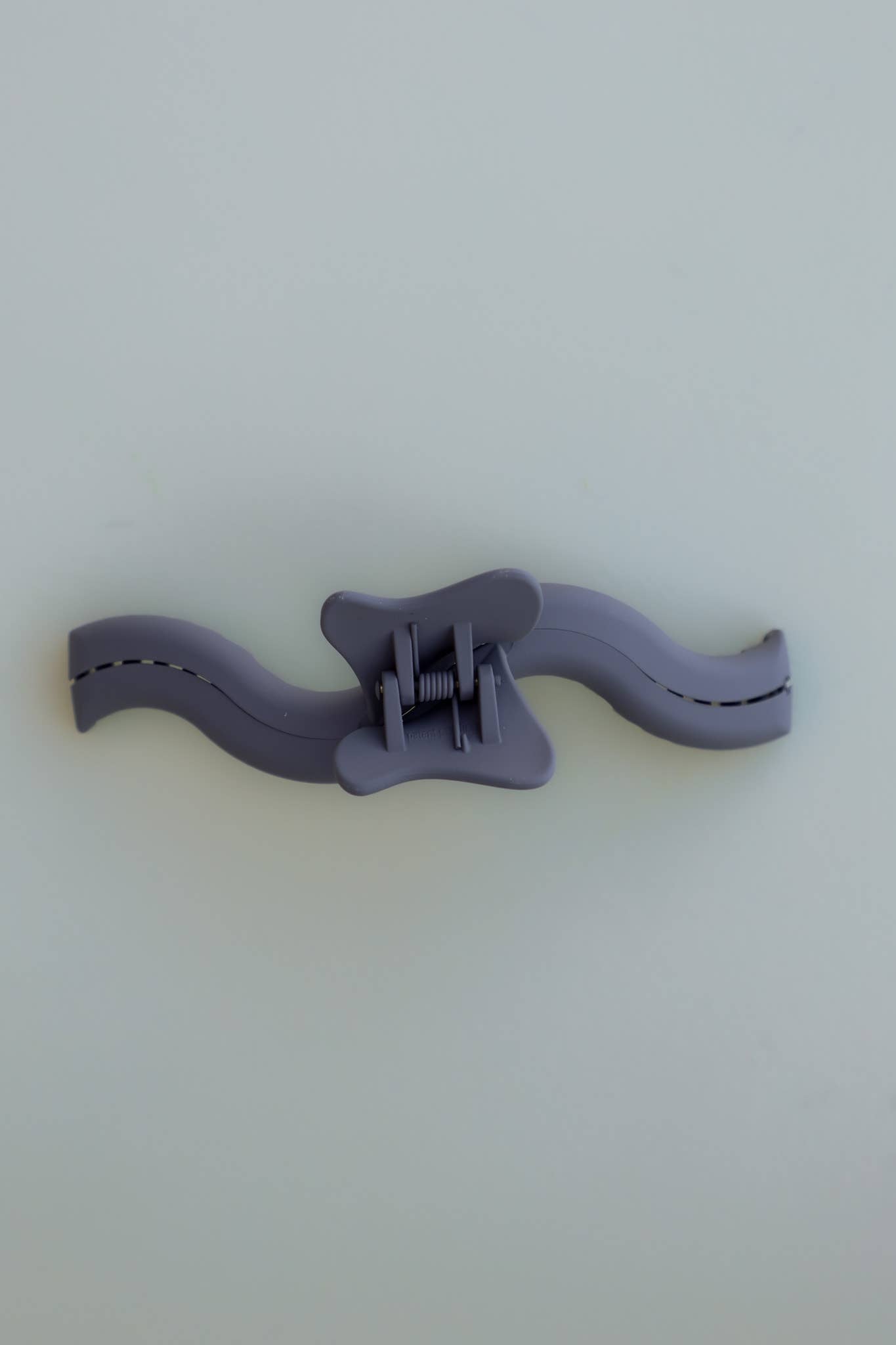 KAXI ORIGINAL WAVY HOLD EVERYTHING CLAW