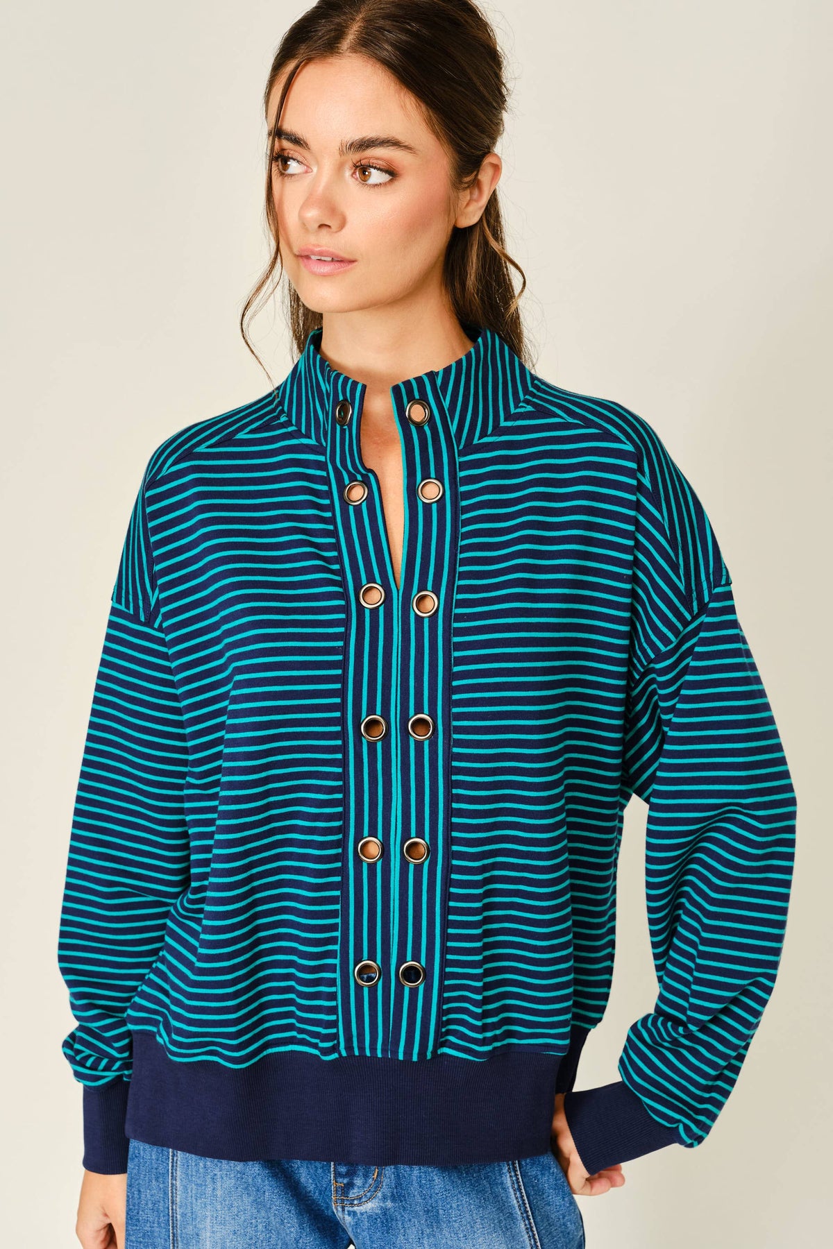 Eyelet Details Pullover