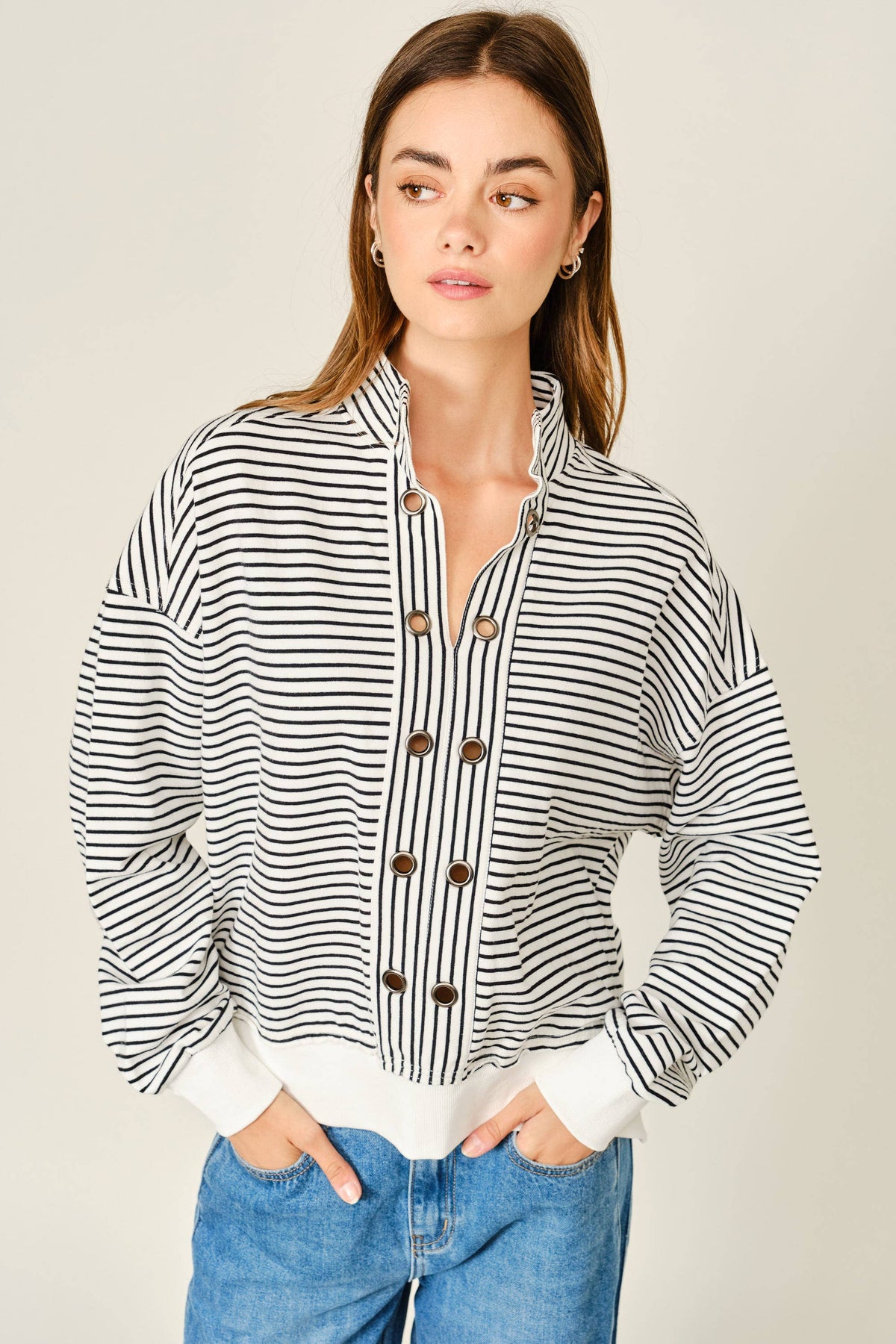 Eyelet Details Pullover