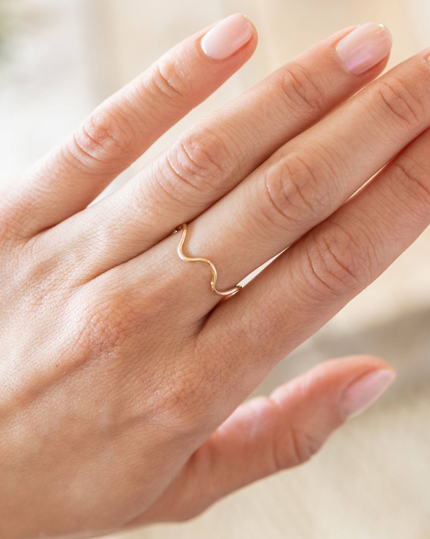 Wiggle Ring in Gold