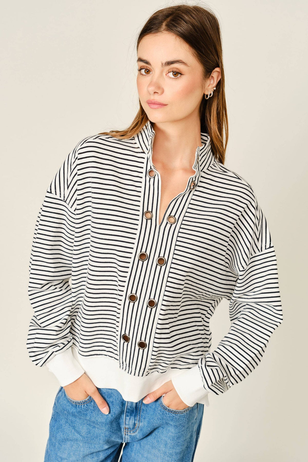 Eyelet Details Pullover