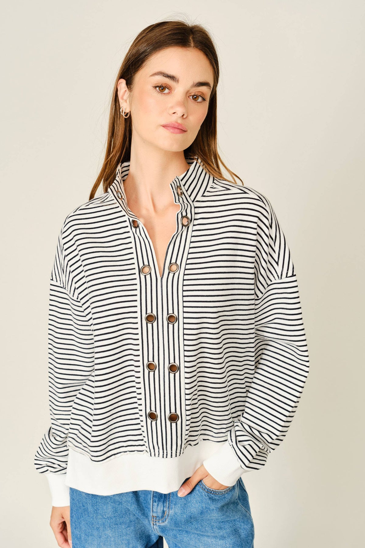 Eyelet Details Pullover