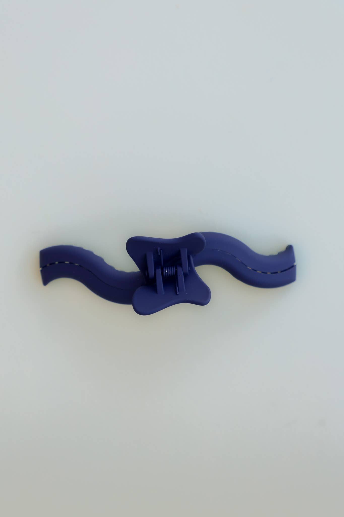KAXI ORIGINAL WAVY HOLD EVERYTHING CLAW