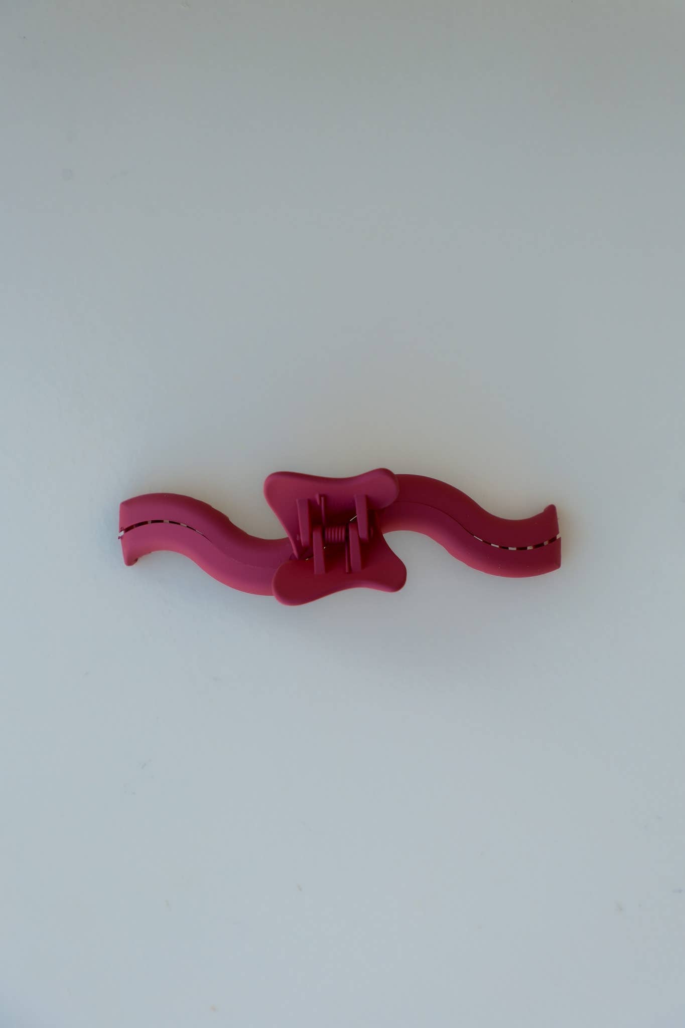 KAXI ORIGINAL WAVY HOLD EVERYTHING CLAW