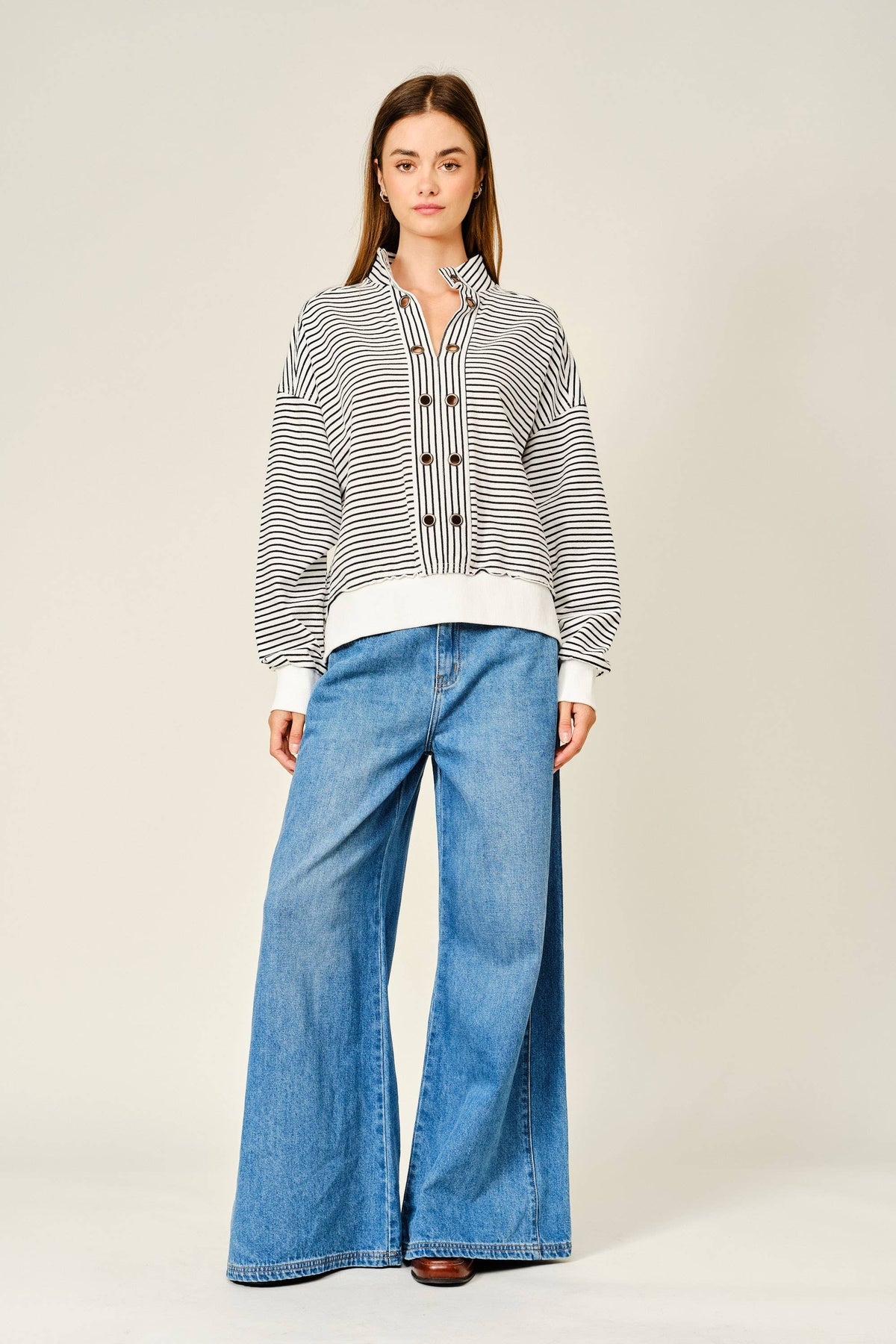 Eyelet Details Pullover