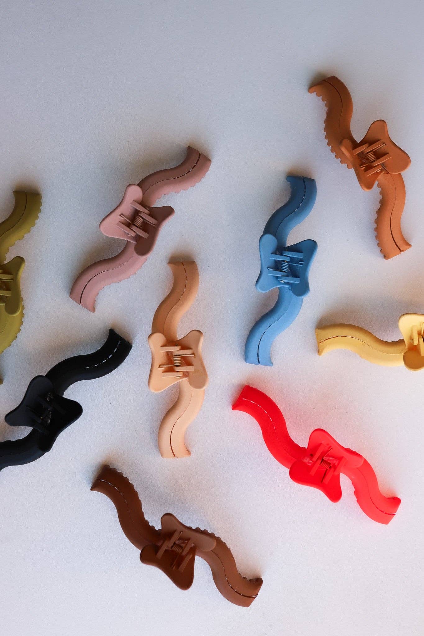 KAXI ORIGINAL WAVY HOLD EVERYTHING CLAW