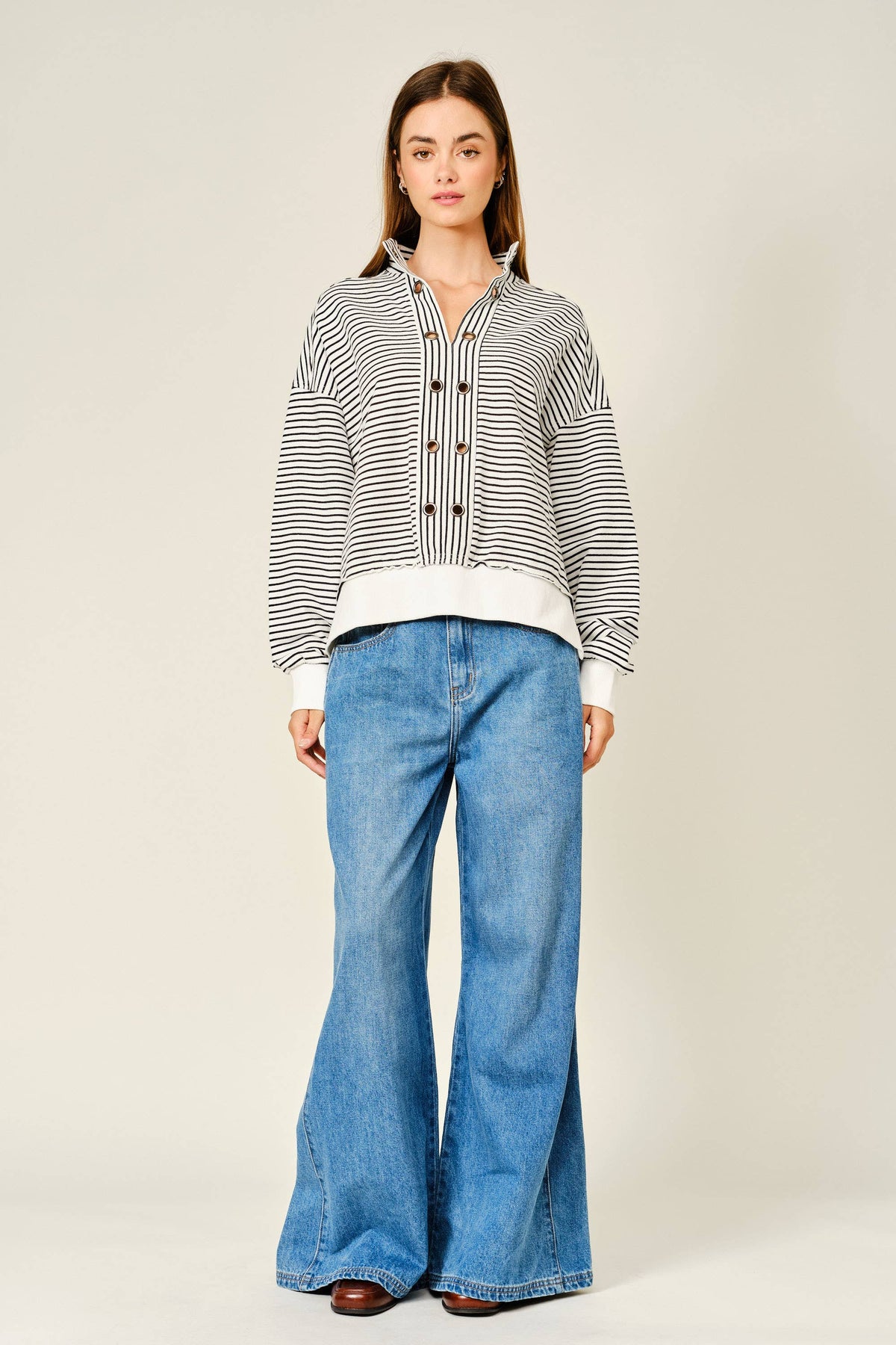 Eyelet Details Pullover