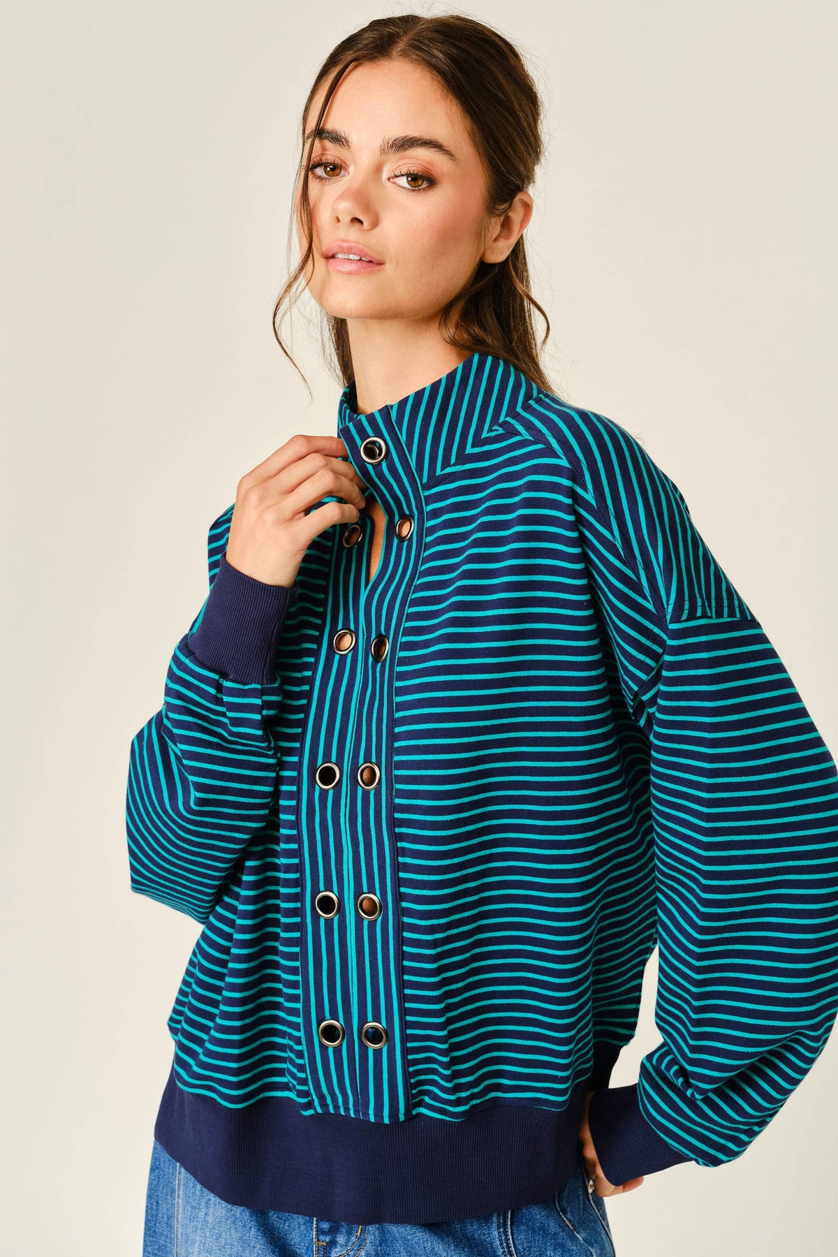 Eyelet Details Pullover